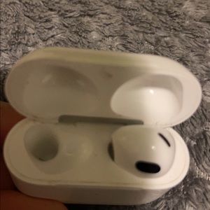 AirPods left side missing